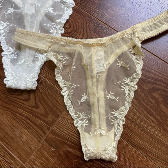 Vintage Victoria’s Secret mesh lace thong panties size small - Picture 2 of 7